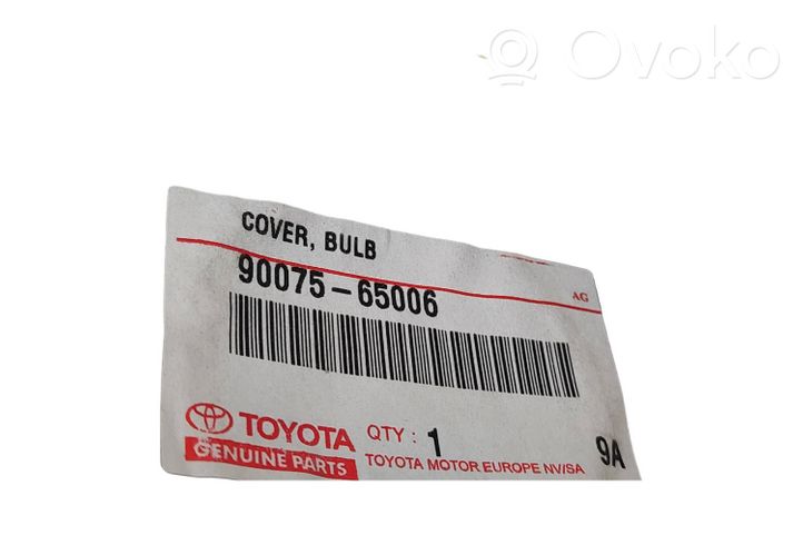 Toyota Yaris Cache-poussière de phare avant 9007565006