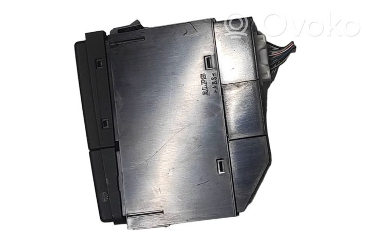 Toyota Avensis T250 Interruptor de la calefacción de la luna/parabrisas 8479005130C