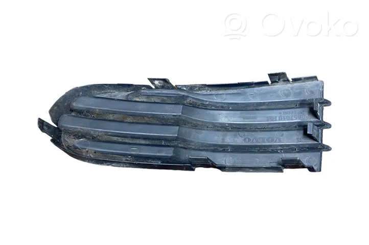 Volvo V50 Pretmiglas luktura dekoratīvais režģis 30657010RH