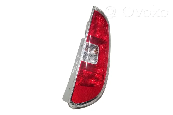 Skoda Roomster (5J) Lampa tylna 5J7945096