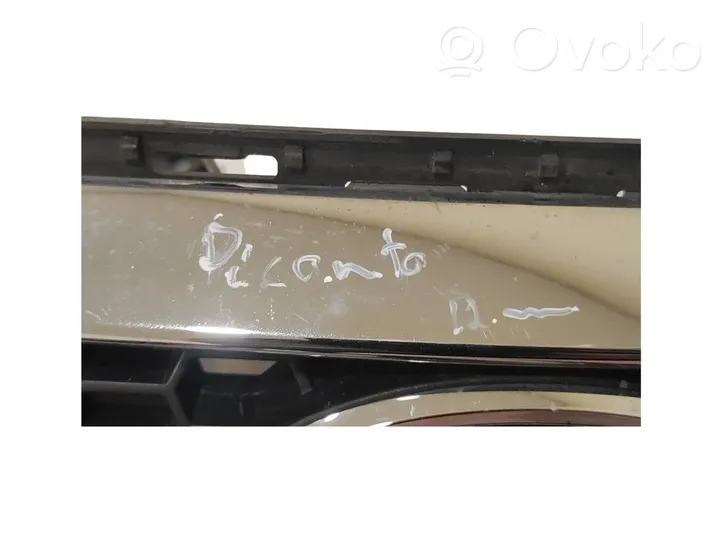 KIA Picanto Maskownica / Grill / Atrapa górna chłodnicy 865801Y000