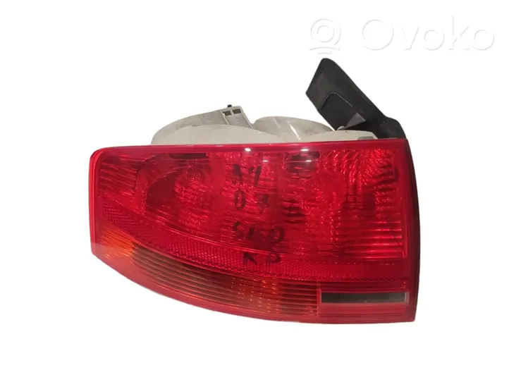 Audi A4 S4 B7 8E 8H Lampa tylna 8E5945095