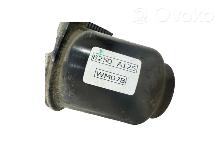 Mitsubishi L200 Tringlerie et moteur d'essuie-glace avant 8250A125