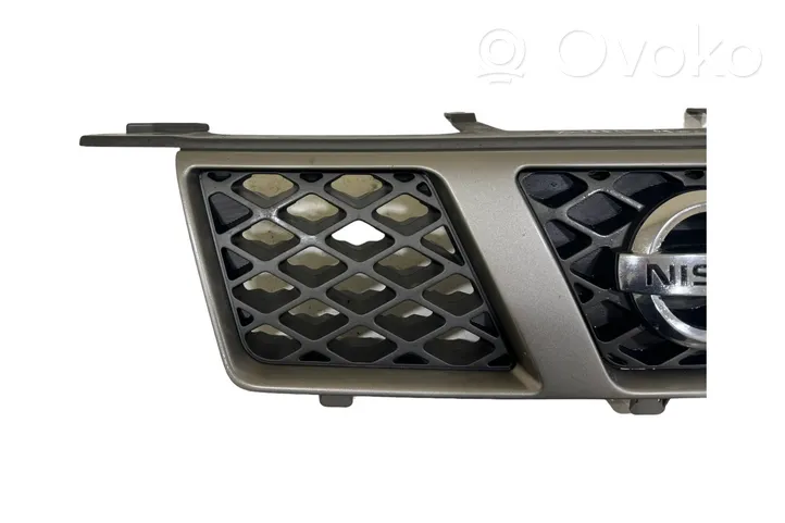 Nissan X-Trail T30 Grille de calandre avant 62310