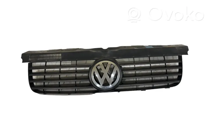Volkswagen Transporter - Caravelle T5 Grotelės priekinės 7H08071015
