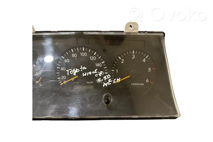 Toyota Hiace (H200) Compteur de vitesse tableau de bord 8380026881