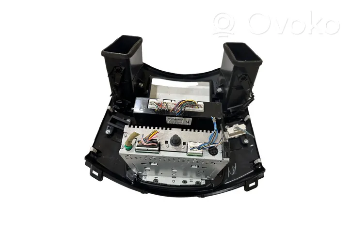 Mitsubishi Grandis Unidad delantera de radio/CD/DVD/GPS 8002A514