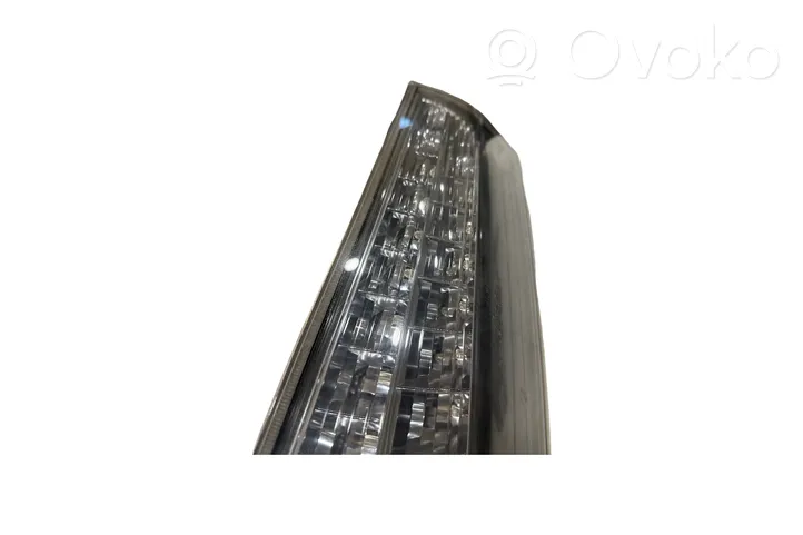 Mitsubishi Grandis Luci posteriori 22087642