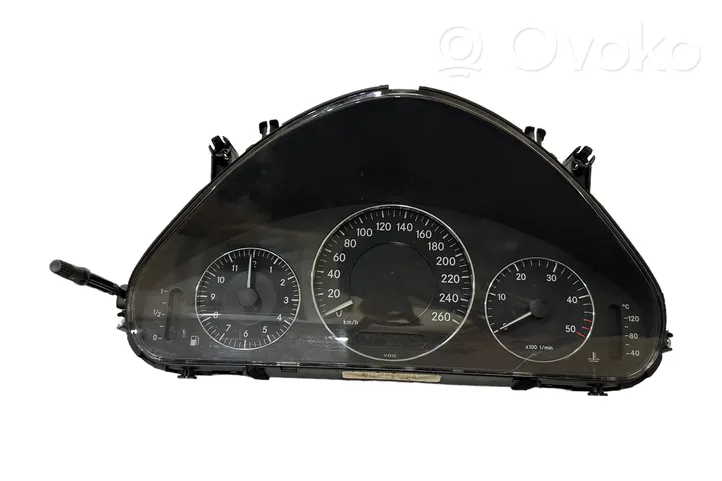 Mercedes-Benz E W211 Tachimetro (quadro strumenti) A2115405647