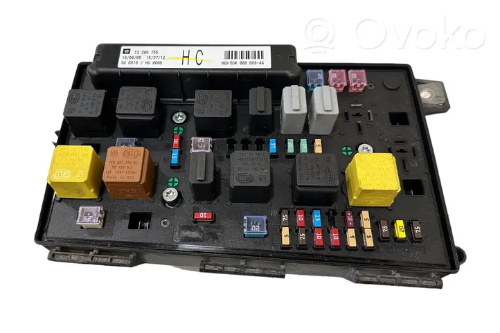 Opel Zafira B Fuse module 13206755