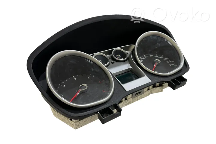 Ford Focus Compteur de vitesse tableau de bord 8V4T10849GH