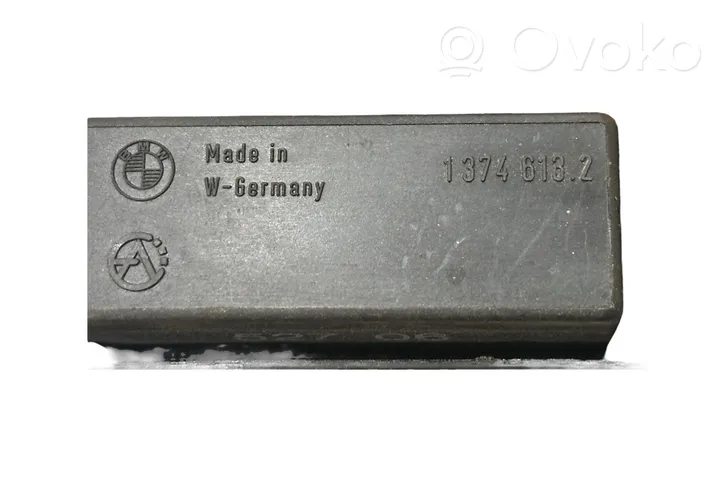 BMW 5 E28 Module de fusibles 13746132