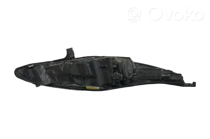 Ford Fiesta Lampa przednia 8A6113W030AG