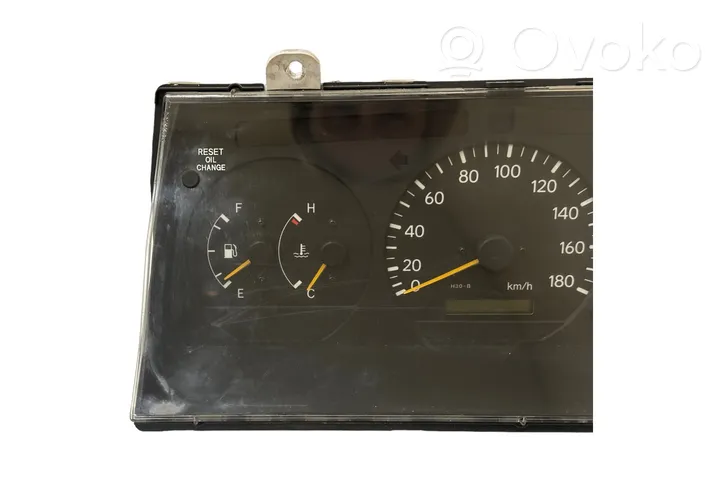 Toyota Hiace (H200) Compteur de vitesse tableau de bord 8380026881