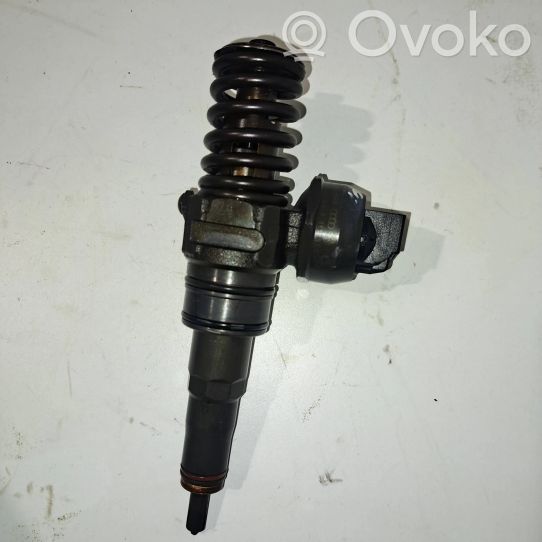 038130073B Audi A4 S4 B7 8E 8H Fuel injector, 60.00 € RRR