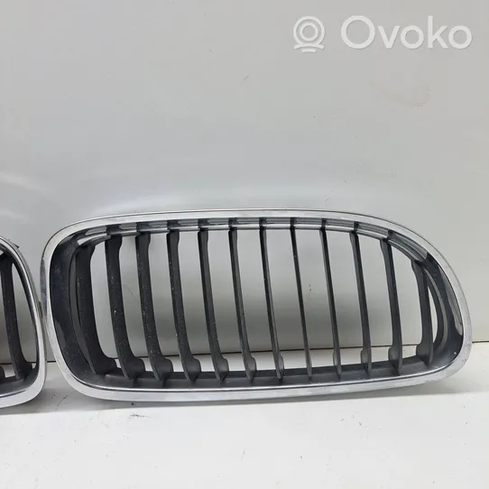 BMW 3 E90 E91 Etupuskurin ylempi jäähdytinsäleikkö 7201968