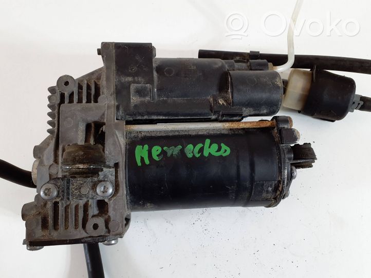 Mercedes-Benz ML W164 Ilmajousituksen kompressoripumppu A1643200404