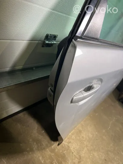 Toyota Prius (XW30) Porte arrière 