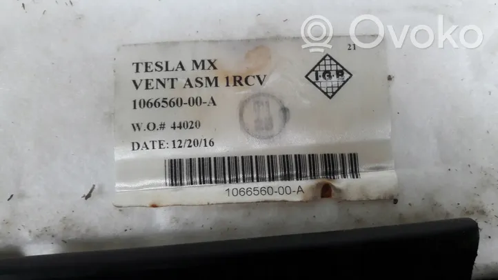 Tesla Model X Etumatkustajan istuin 