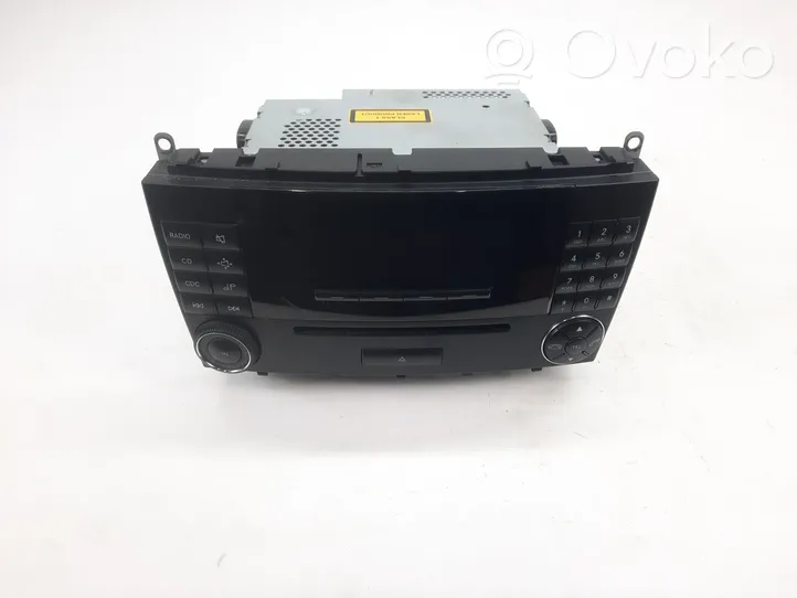 Mercedes-Benz CLK A209 C209 Panel / Radioodtwarzacz CD/DVD/GPS A2098206589