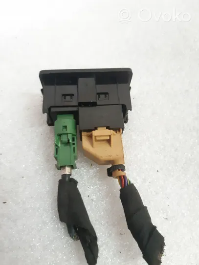 Seat Leon (5F) Connettore plug in USB 5F0035222C