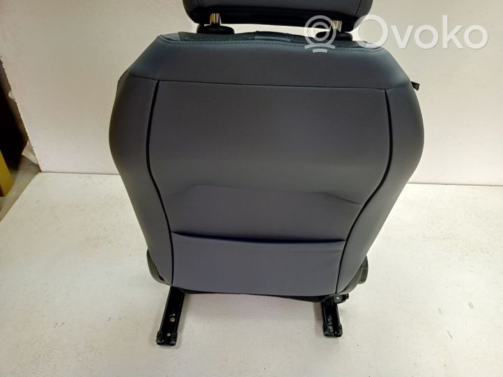 Peugeot 2008 II Front passenger seat 