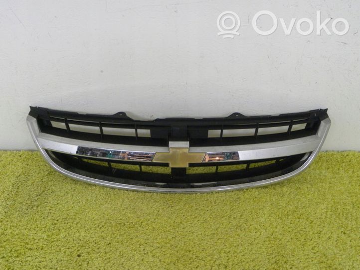 Chevrolet Epica Maskownica / Grill / Atrapa górna chłodnicy 96635474