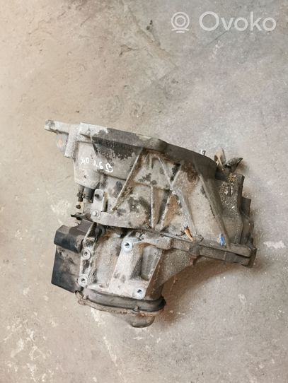 Volvo S40 Mechaninė 5 pavarų dėžė 98WT7F096AC