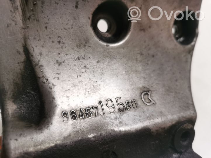 Citroen C4 I Generator/alternator bracket 9646719580