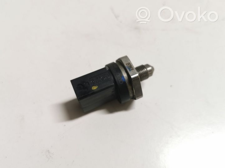 Audi A5 8T 8F Capteur de pression de carburant 06H906051G