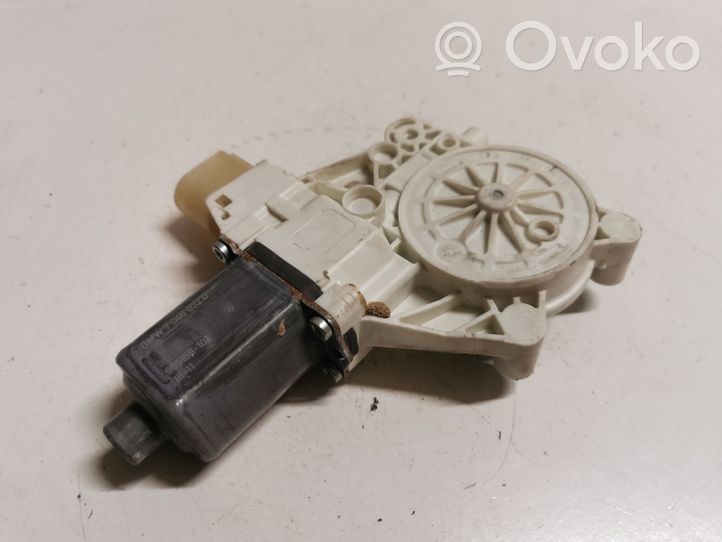 BMW 3 F30 F35 F31 Motorino alzacristalli della portiera anteriore 7046032