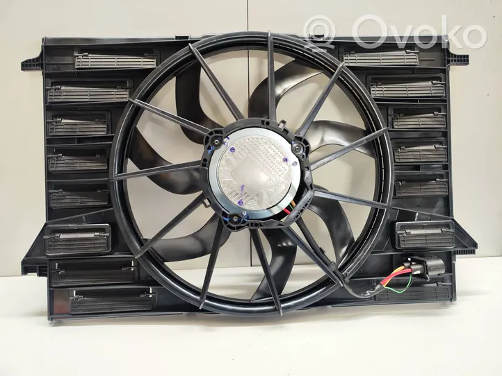 Audi A4 S4 B9 Ventilatore di raffreddamento elettrico del radiatore 8w0121003b