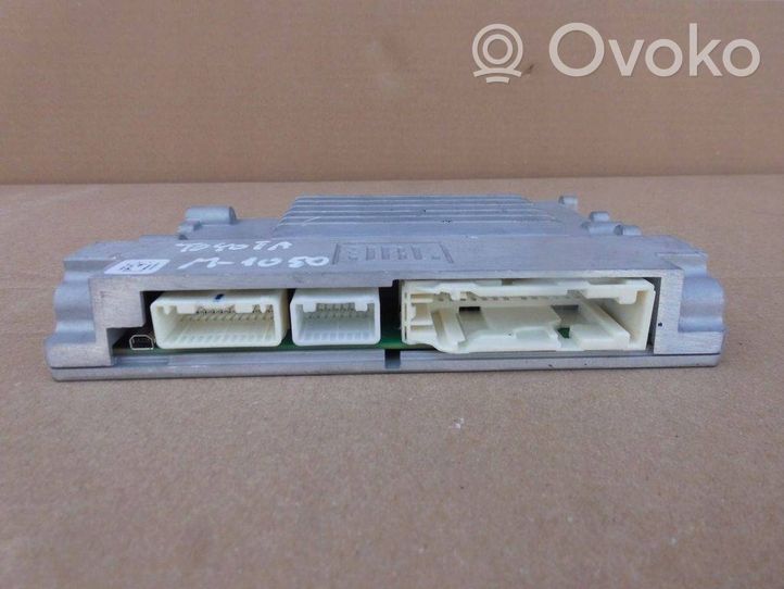 Toyota RAV 4 (XA40) Amplificatore 8628042060