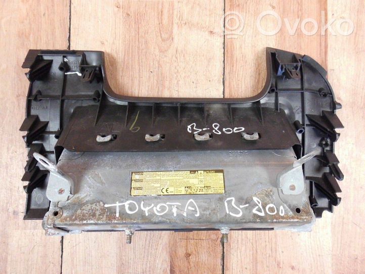 Toyota Auris E180 Polviturvatyyny 7390002050C0