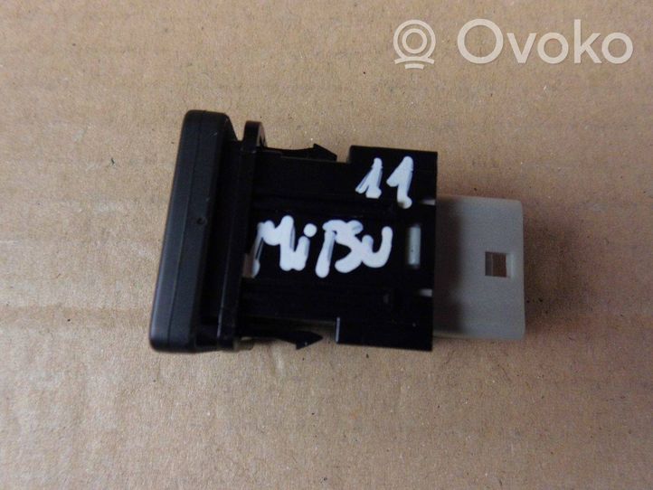 Mitsubishi Eclipse Cross Commutateur de capteur de stationnement (PDC) 8602A167