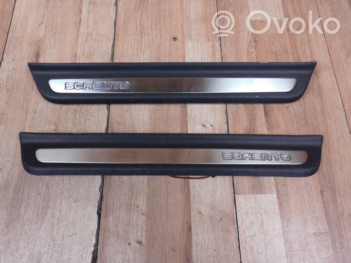 KIA Sorento sill trim set (inner) 85883C5200