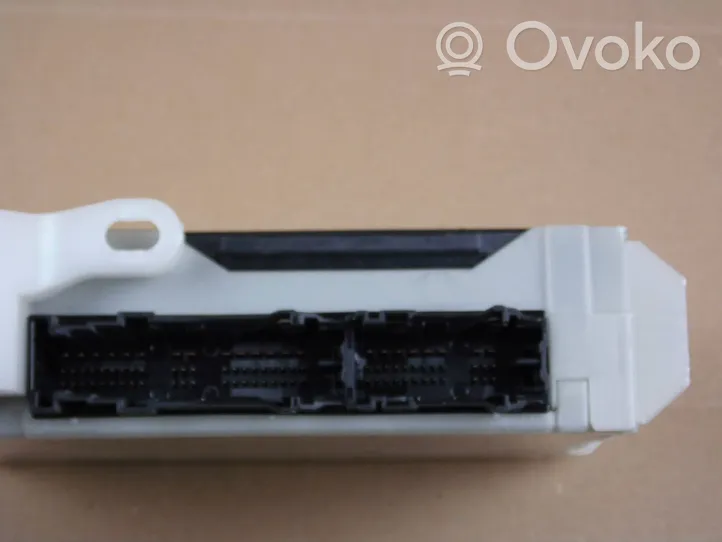 Toyota Corolla E210 E21 Module de fusibles 8922102830