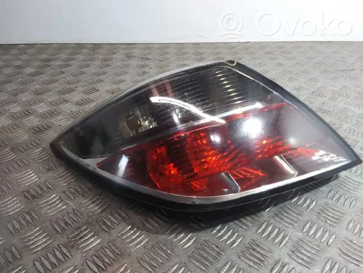 Opel Astra H Lampa tylna 13252443ECE