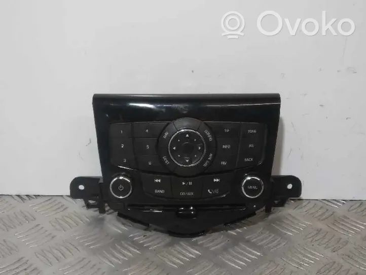 Chevrolet Cruze Panel / Radioodtwarzacz CD/DVD/GPS 95247249