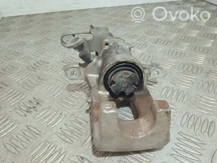 Opel Corsa F Supporto della pinza del freno posteriore 9824501780