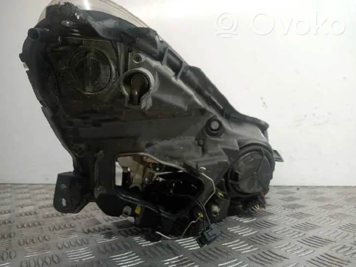 Opel Corsa D Lampa przednia 13392705