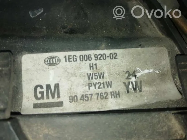 Opel Omega B1 Phare frontale 90457762