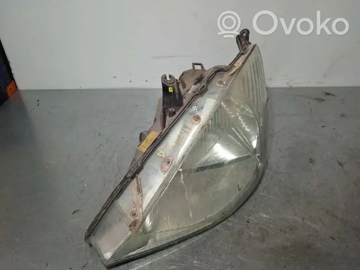 Ford Focus Lampa przednia XS4X13006AD