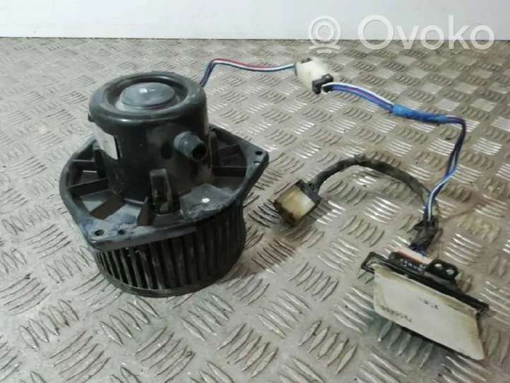 Nissan Vanette Soplador/ventilador calefacción 0130111154