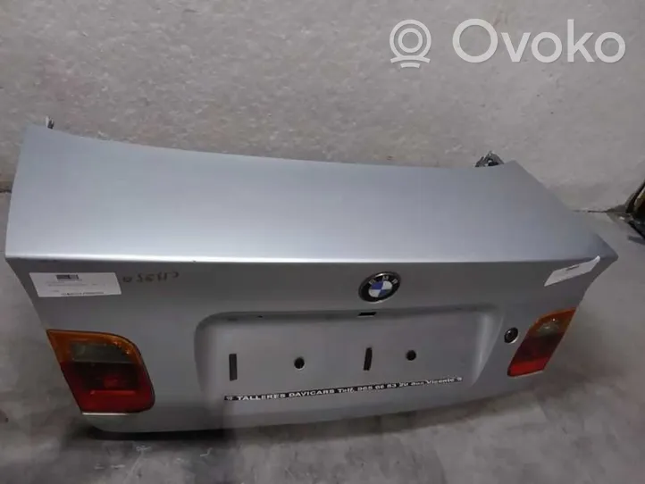 BMW 3 E46 Grilles/couvercle de haut-parleur arrière 