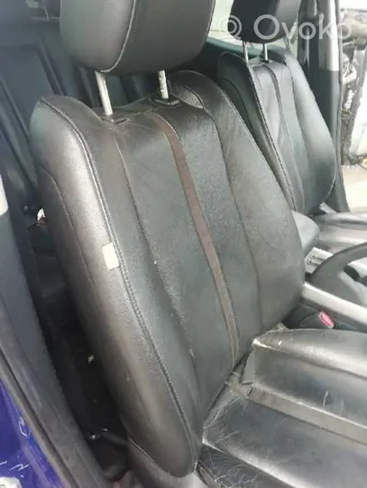 Mazda CX-7 Front passenger seat 