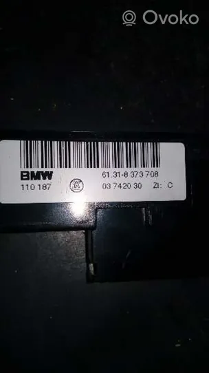 BMW 5 E39 Stiklo šildymo elektra jungtukas 