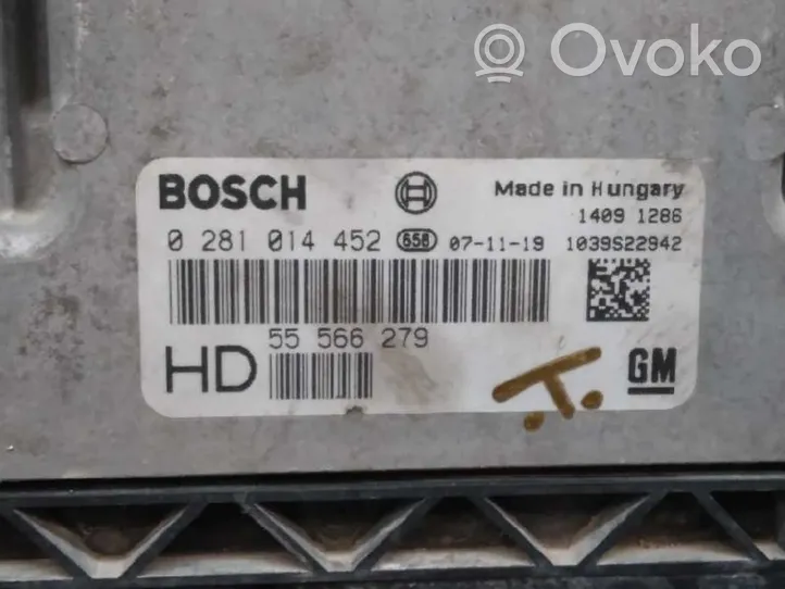 Opel Zafira B Calculateur moteur ECU 55566279