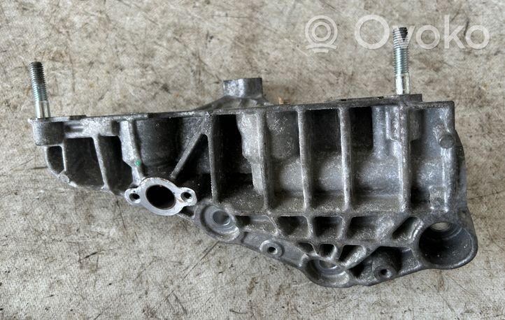 Lancia Thema EGR dzesētāja stiprinājums 90513247G