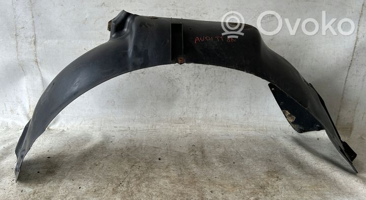 Audi TT Mk1 Rivestimento paraspruzzi passaruota anteriore 8N0821172B